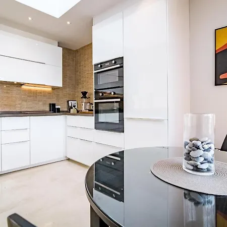 Ma2- Sea Views, Walking Distance To Puerto Banus * Marbella